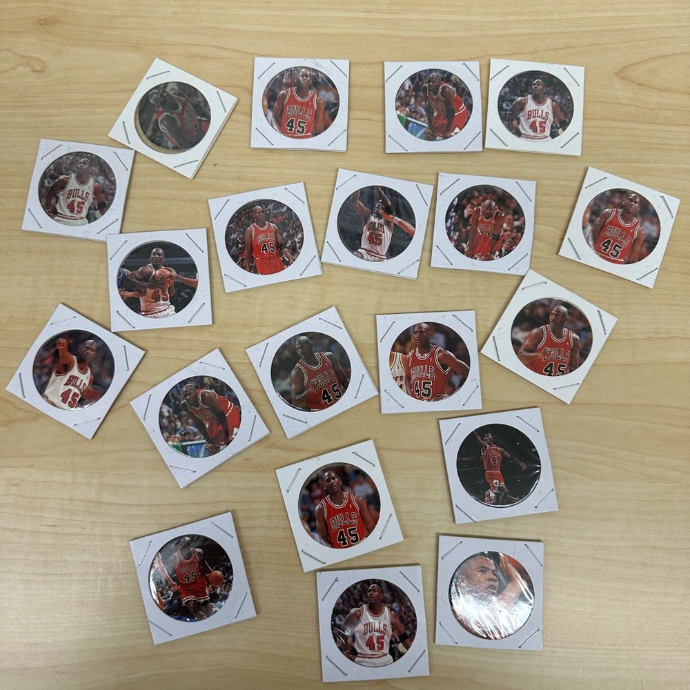 Lot of 20 1995 Upper Deck Michael Jordan Bulls Pogs Jersey #45 Lot #1316
B315